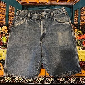 Vintage dickies men’s carpenter shorts jorts
Nice wash
Baggy fit